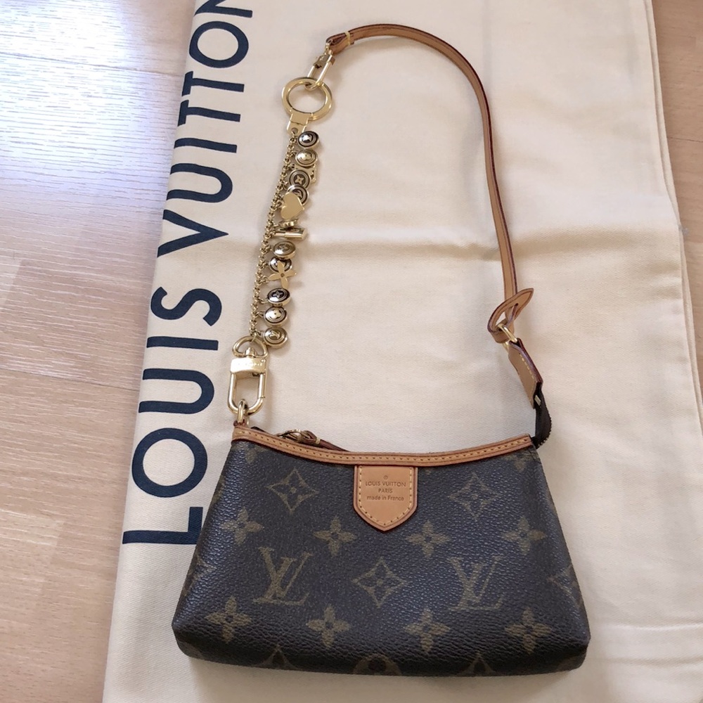 🌸🌸VINTAGE🌸🌸Louis Vuitton Delightful Mini POCHETTE + Bag Charm
